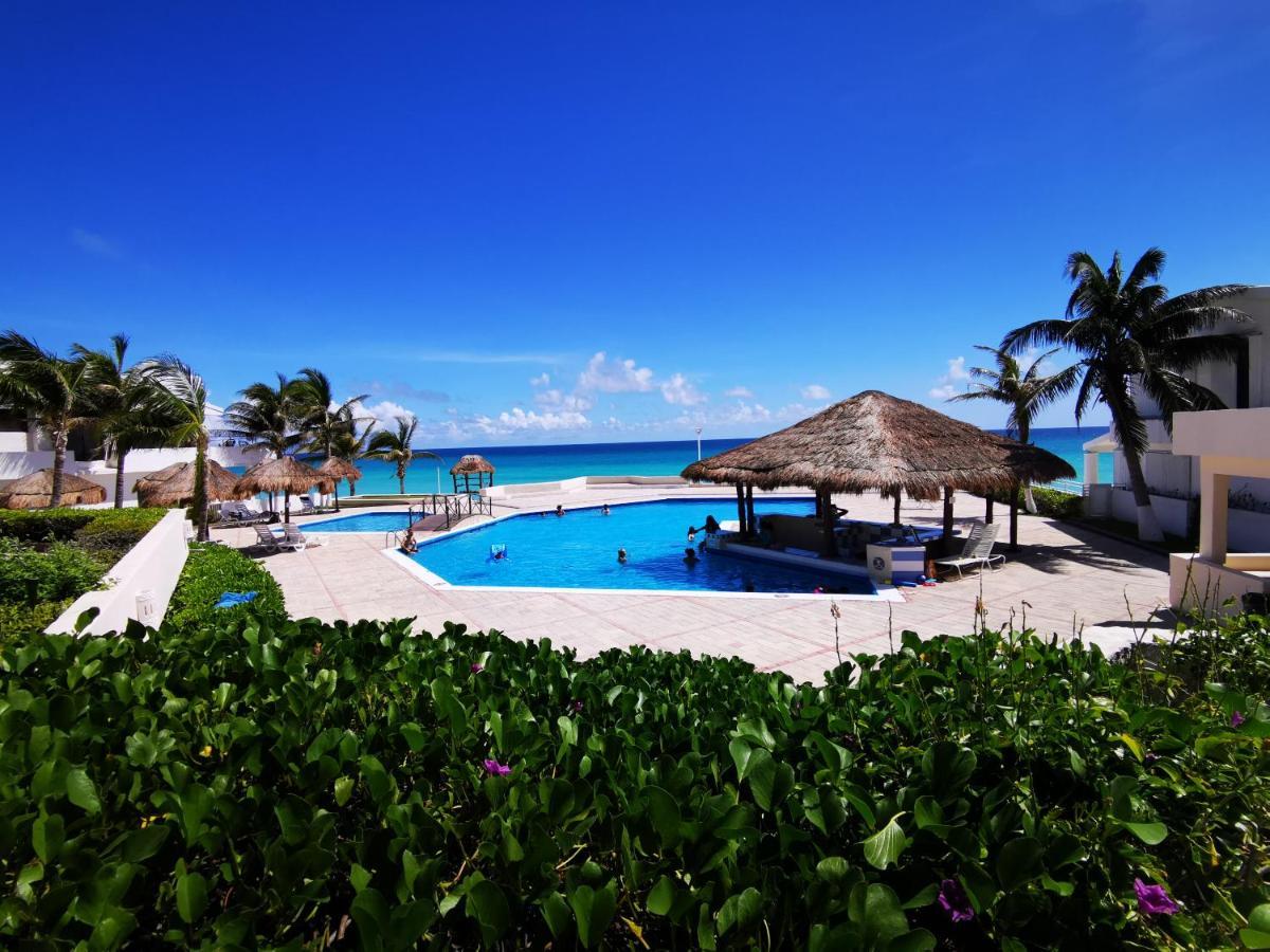 Brisas Beachfront Studios In Hotel Zone แคนคูน ภายนอก รูปภาพ