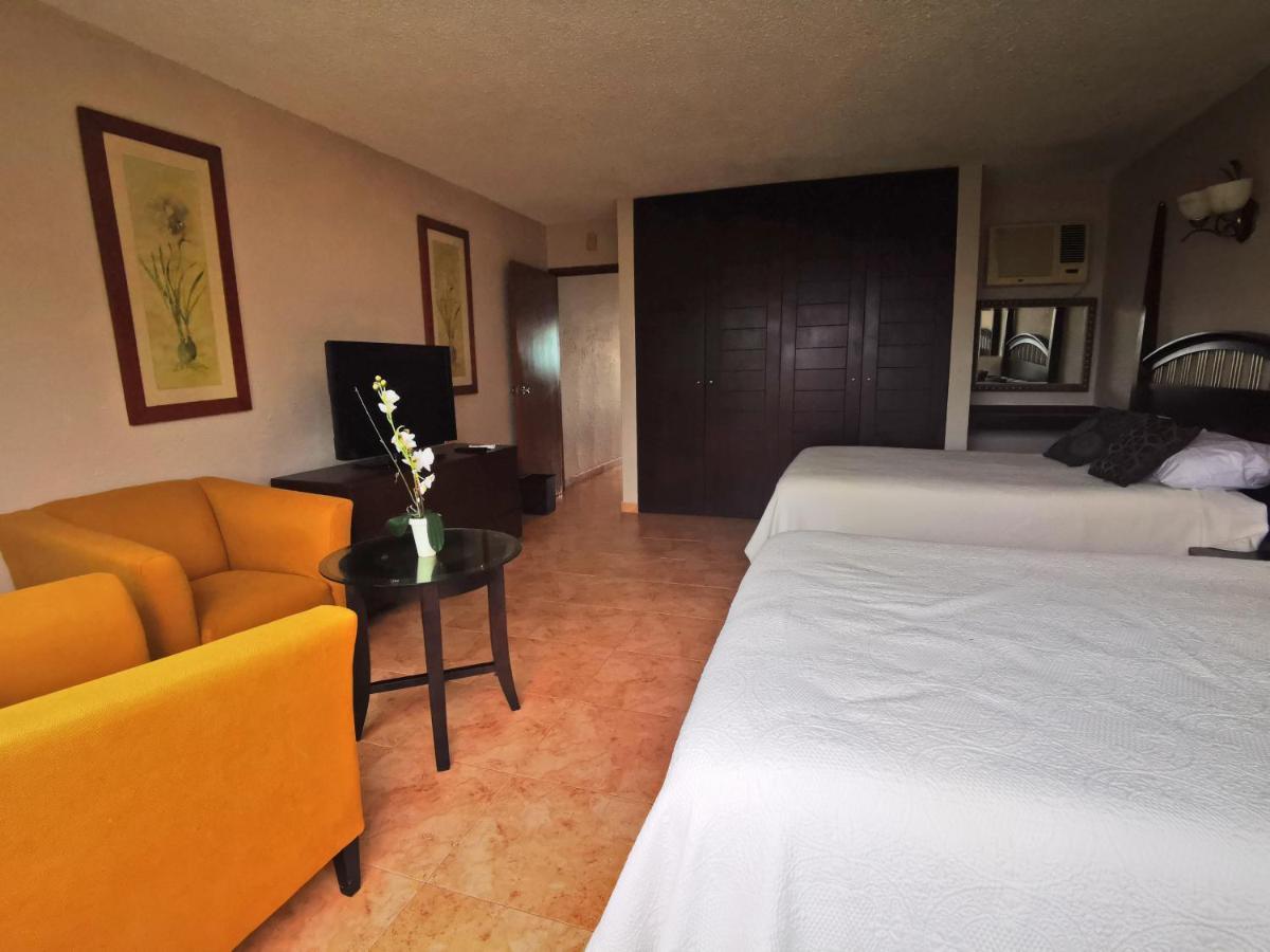 Brisas Beachfront Studios In Hotel Zone แคนคูน ภายนอก รูปภาพ