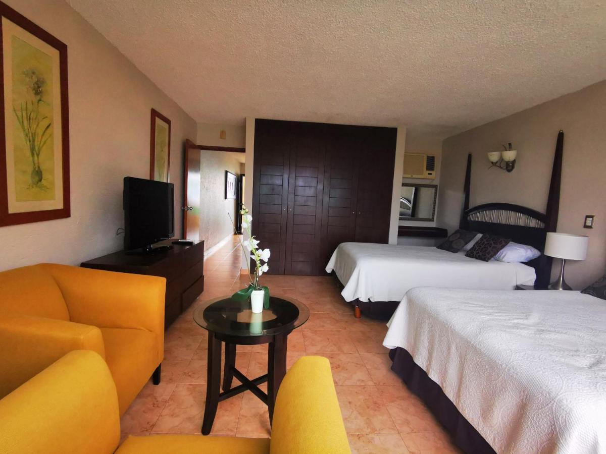 Brisas Beachfront Studios In Hotel Zone แคนคูน ภายนอก รูปภาพ