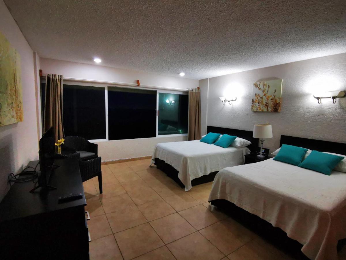 Brisas Beachfront Studios In Hotel Zone แคนคูน ภายนอก รูปภาพ