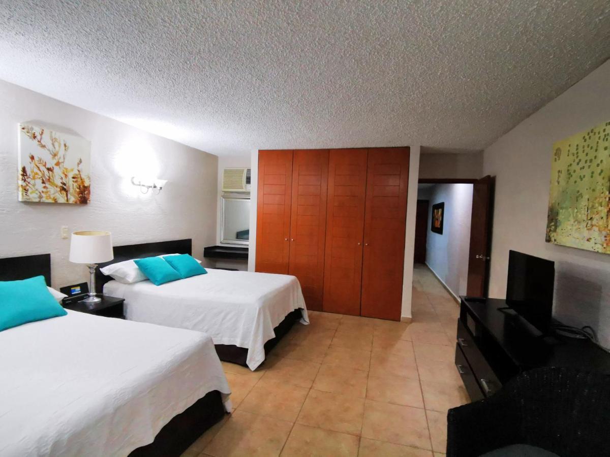 Brisas Beachfront Studios In Hotel Zone แคนคูน ภายนอก รูปภาพ
