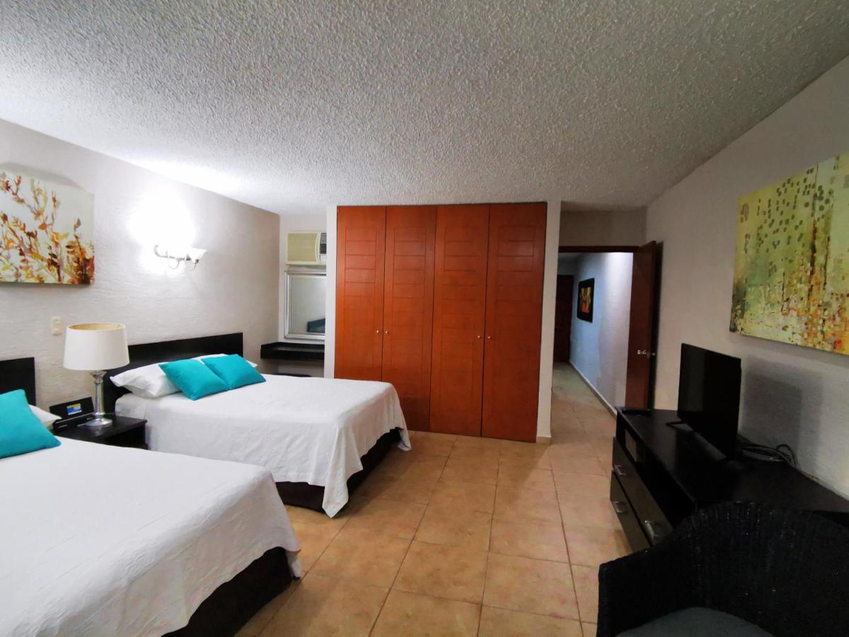Brisas Beachfront Studios In Hotel Zone แคนคูน ภายนอก รูปภาพ
