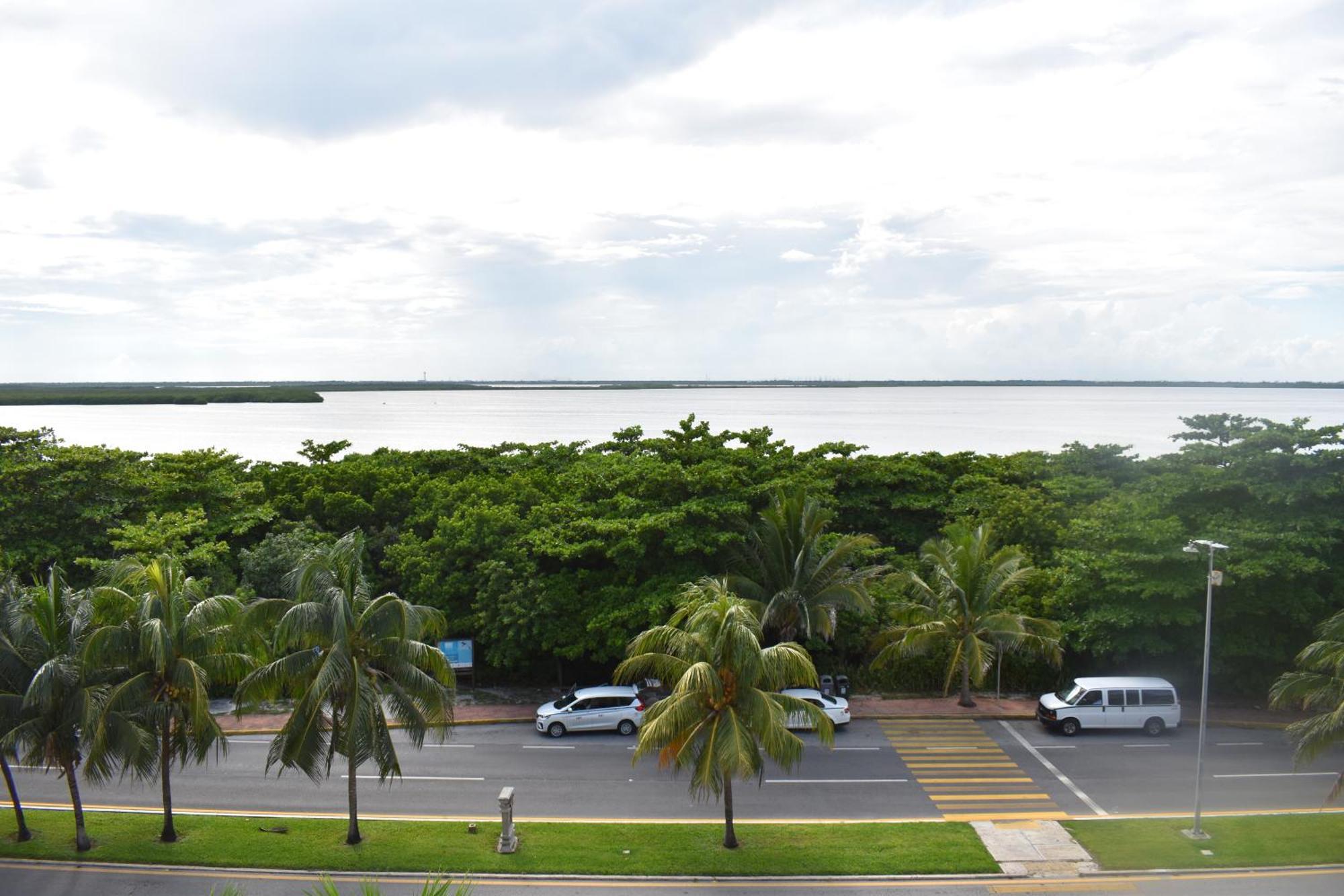 Brisas Beachfront Studios In Hotel Zone แคนคูน ห้อง รูปภาพ